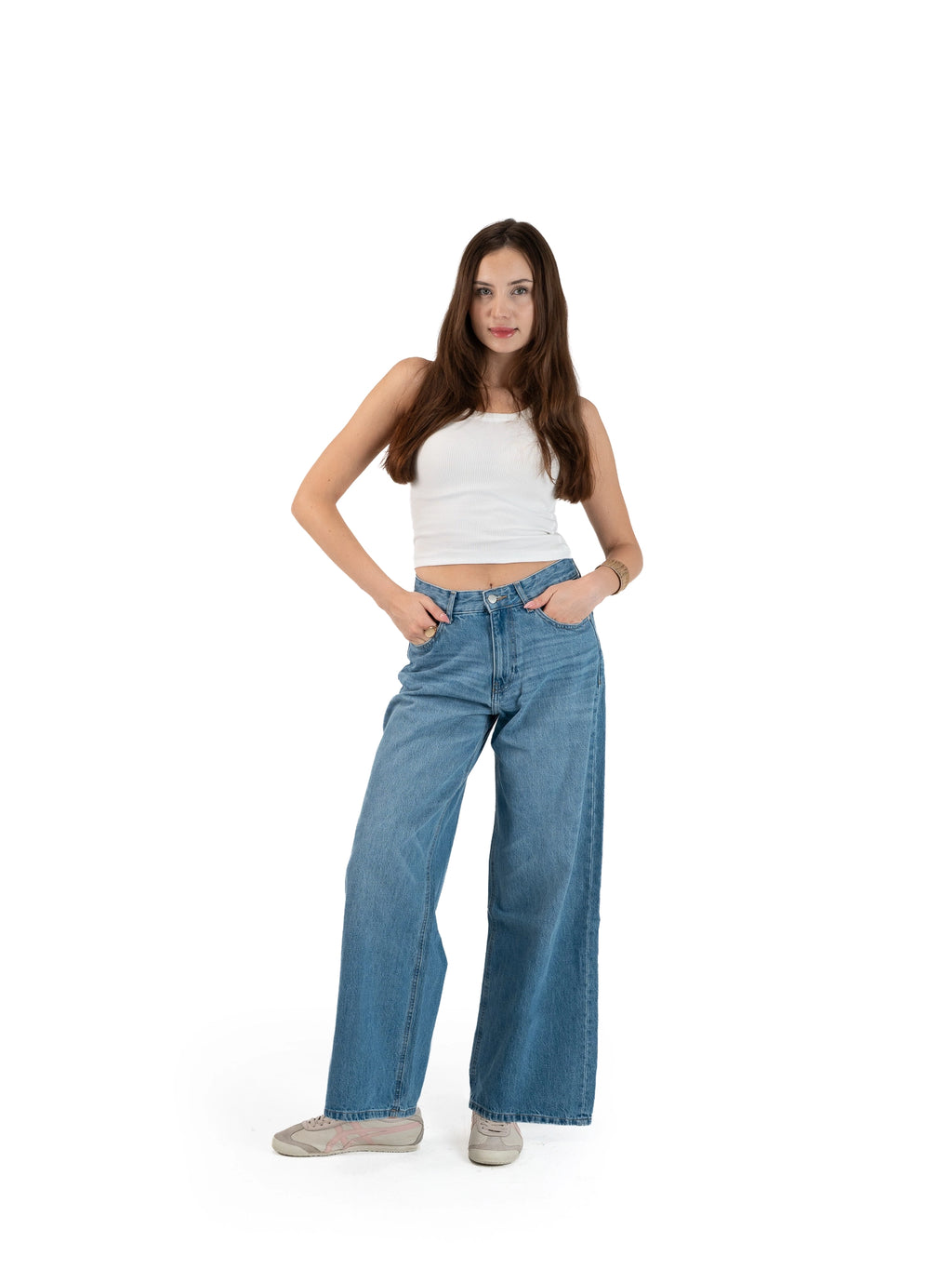 WIDE-LEG MID-RISE JEANS