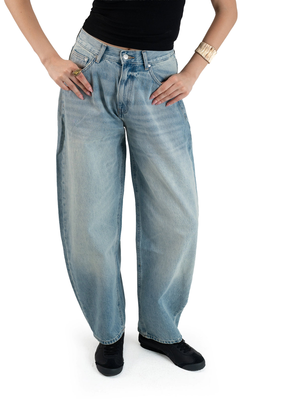 BALLOON MID-RISE JEANS