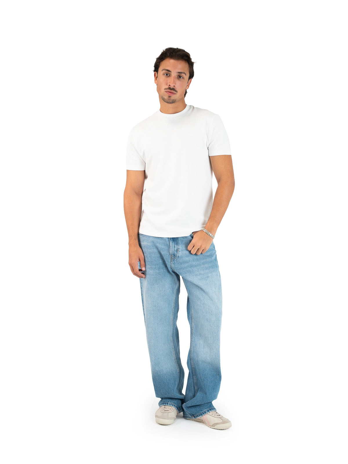 LOOSE FIT JEANS