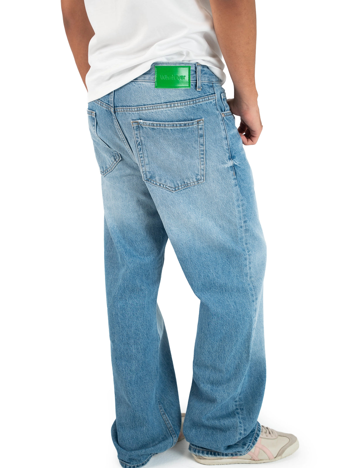 LOOSE FIT JEANS