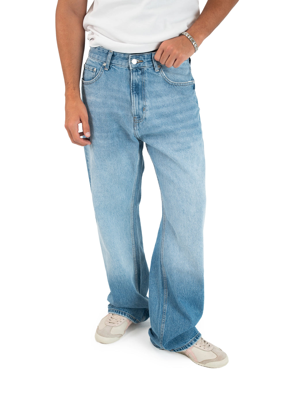 LOOSE FIT JEANS