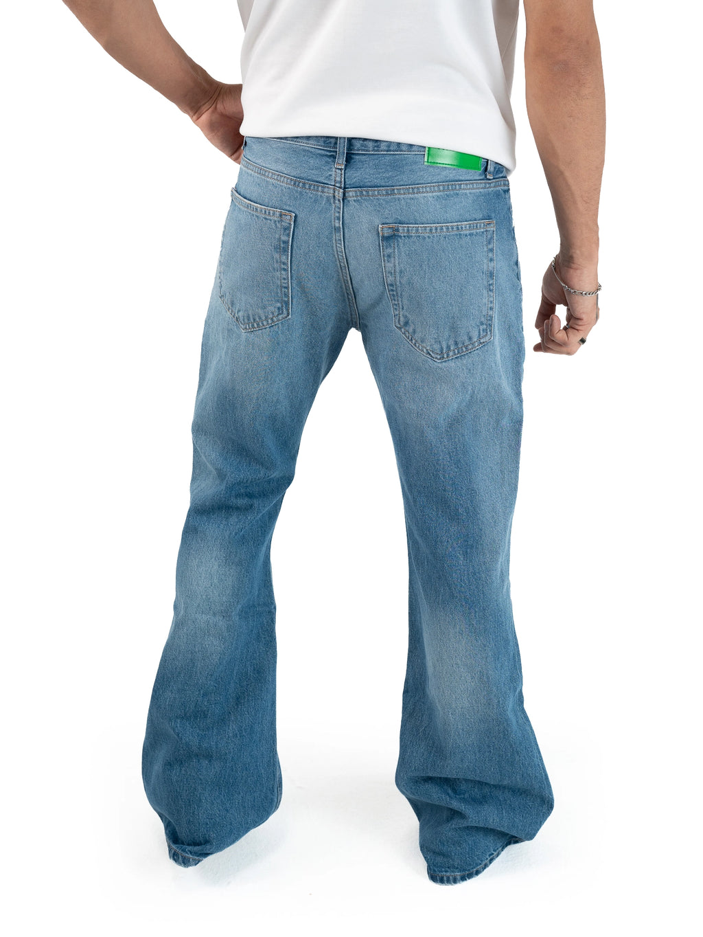 FLARE FIT JEANS