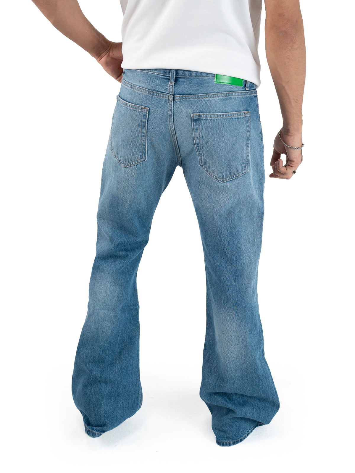 FLARE FIT JEANS