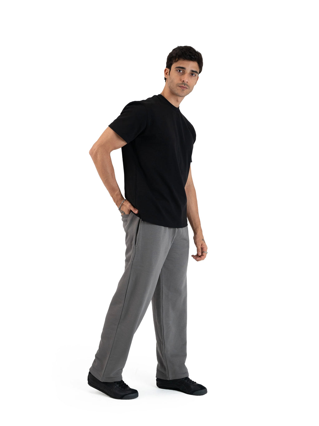 STRAIGHT-LEG SWEATPANTS