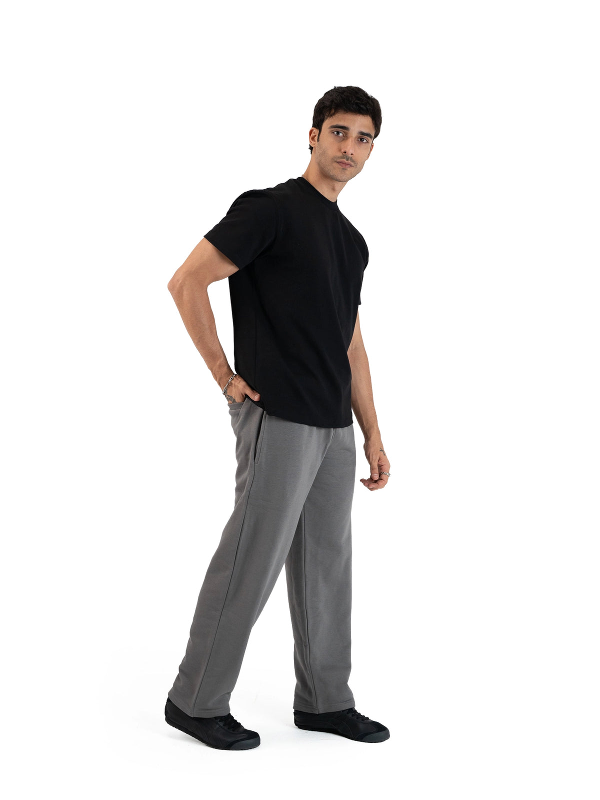 STRAIGHT-LEG SWEATPANTS