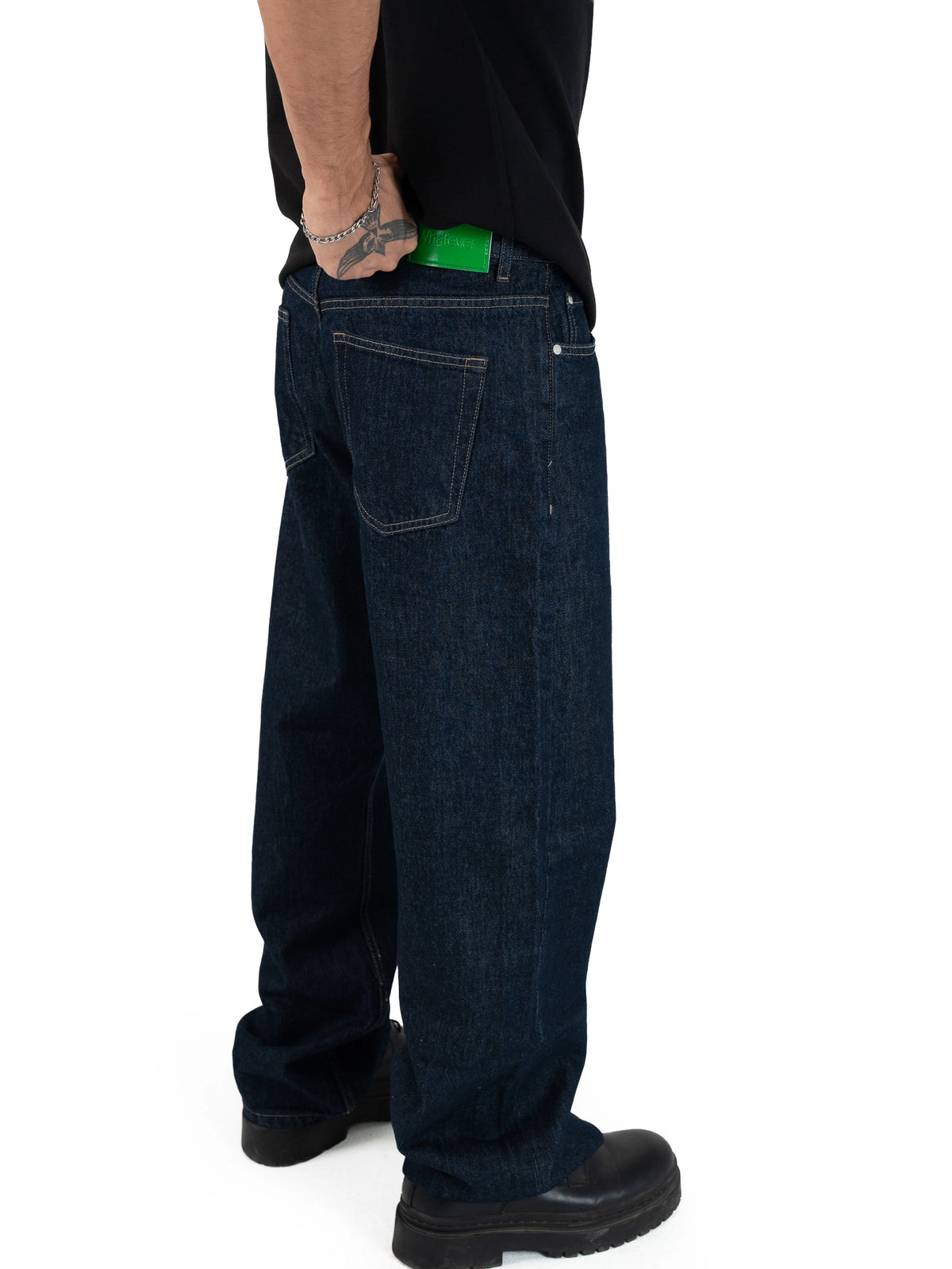 LOOSE FIT JEANS